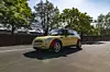 Mini Cooper Generation R50 2001 - besonders beliebt waren bunte Modelle wie der uni-gelbe Flitzer mit dem schwarzen Kontrastdach