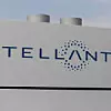 Das Logo von Stellantis