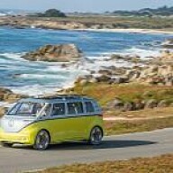 VW ID. Buzz: Elektro-Bulli wird Aushängeschild der ID.-Familie VW I.D. Buzz - der lange Radstand und die nicht existente Motorhaube knüpfen an die Idee des klassischen T1-Modells an