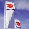 Suzuki Logo auf Flaggen