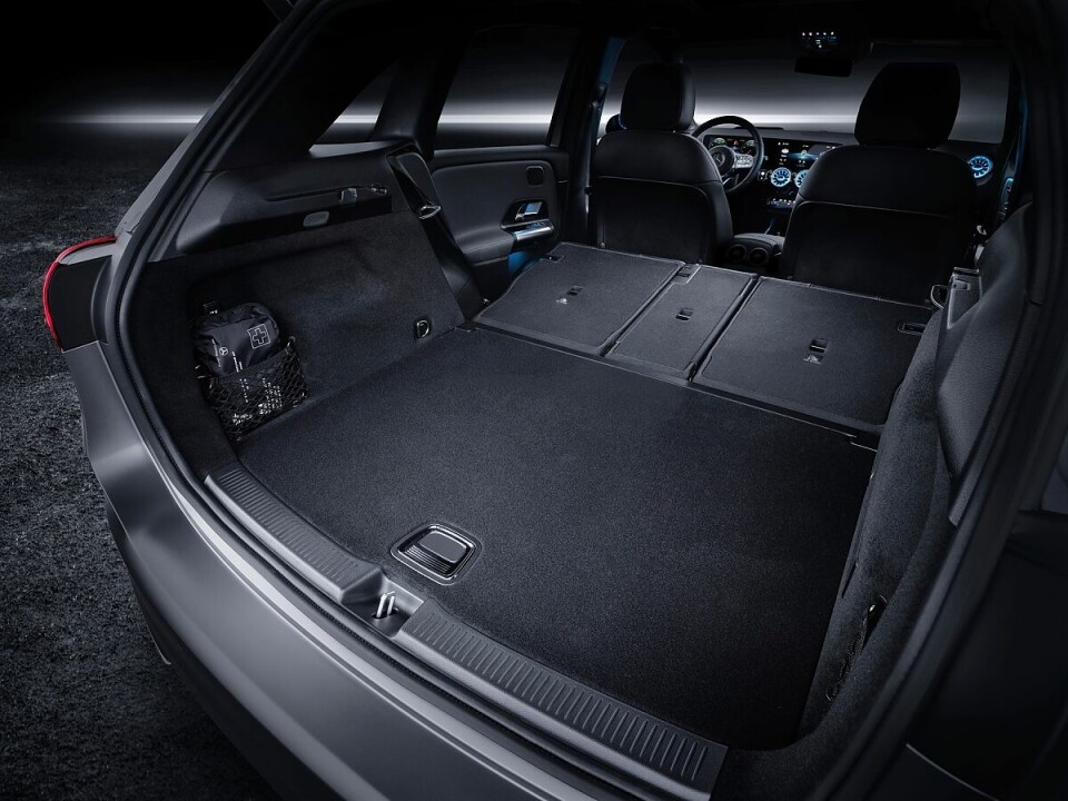 Mercedes B-Klasse - die Rücksitzbank lässt sich um 14 cm in der Länge verschieben. Mercedes B-Klasse - die Rücksitzbank lässt sich um 14 cm in der Länge verschieben