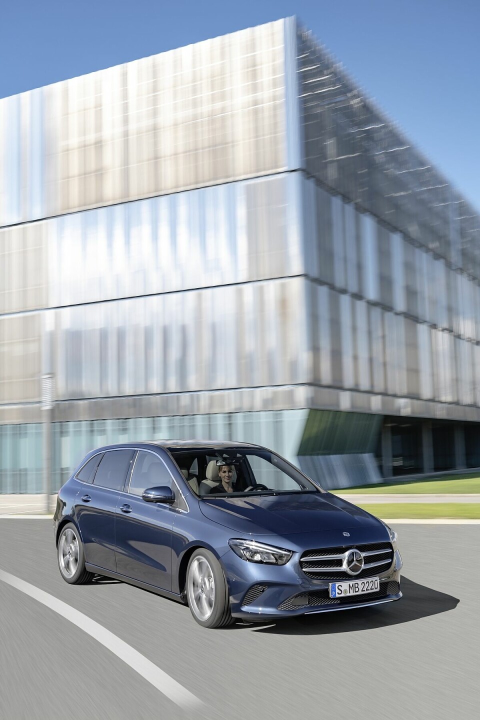 Mercedes B-Klasse - Weltpremiere auf dem Pariser Salon 2018. Mercedes B-Klasse - Weltpremiere auf dem Pariser Salon 2018