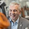 Ein Porträtbild von Dr. Joachim Döhner, Senior Director Global Sales im Geschäftsbereich Batterie bei Kuka