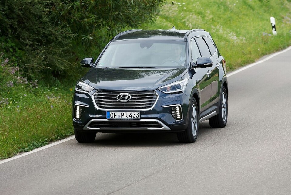 Der Hyundai Grand Santa Fe ist leicht verbessert worden. ap-20267-bild00_praxistest_hyundai_grand_santa_fe_22_crdi-jpg.jpg