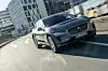 Verzichtet man auf kleine Leistungsspitzen und bleibt gelassen in normaler E-Auto-Fahrstimmung, unterscheidet sich der Jaguar nicht wirklich von seinen Artgenossen der eher bürgerlichen Art