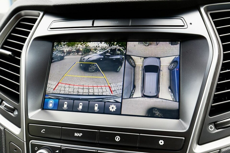 Kamerabilder gibt es genug. ap-20267-bild12_praxistest_hyundai_grand_santa_fe_22_crdi-jpg.jpg
