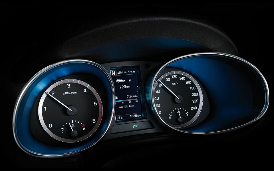 Bis zu 201 km/h ist er schnell. ap-20267-bild17_praxistest_hyundai_grand_santa_fe_22_crdi-jpg.jpg