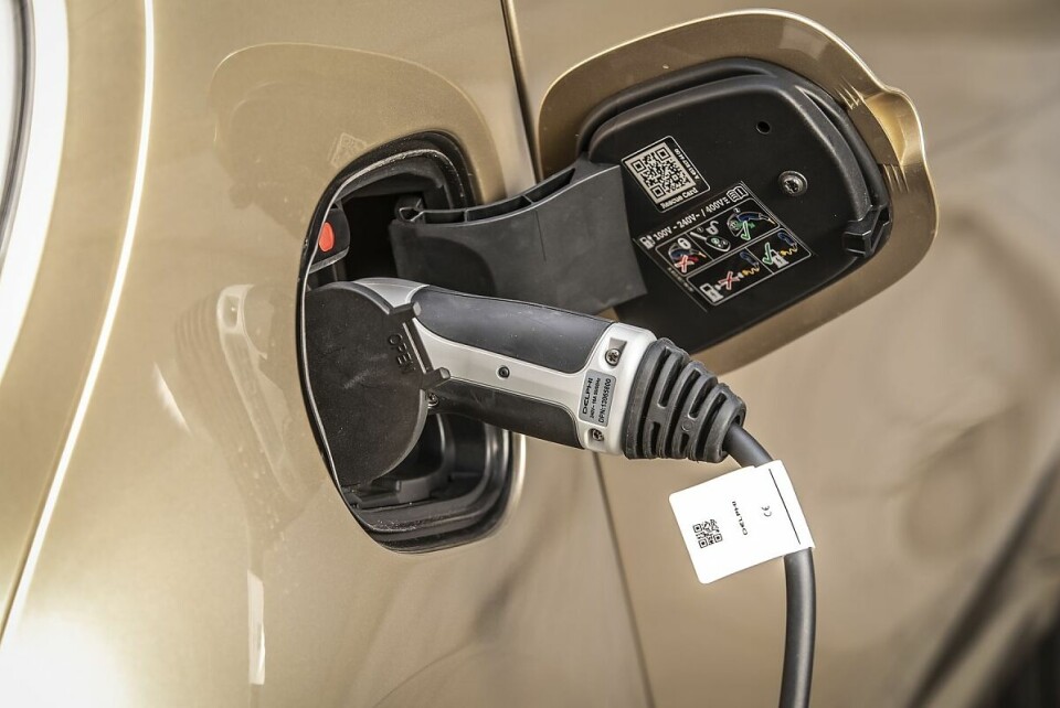 Mit einem 22-kW-Schnellladegerät die Batterien in 40 Minuten zu 80 Prozent gefüllt. Smart EQ Fortwo - mit 22-kW-Schnellladegerät in 40 Minuten zu 80 Prozent gefüllt