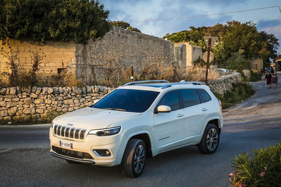 Jeep Cherokee - nach 9,3 Sekunden Landstraßentempo