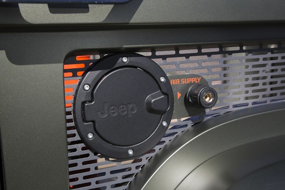 Tank- und Druckluft-Einfüllstutzen.