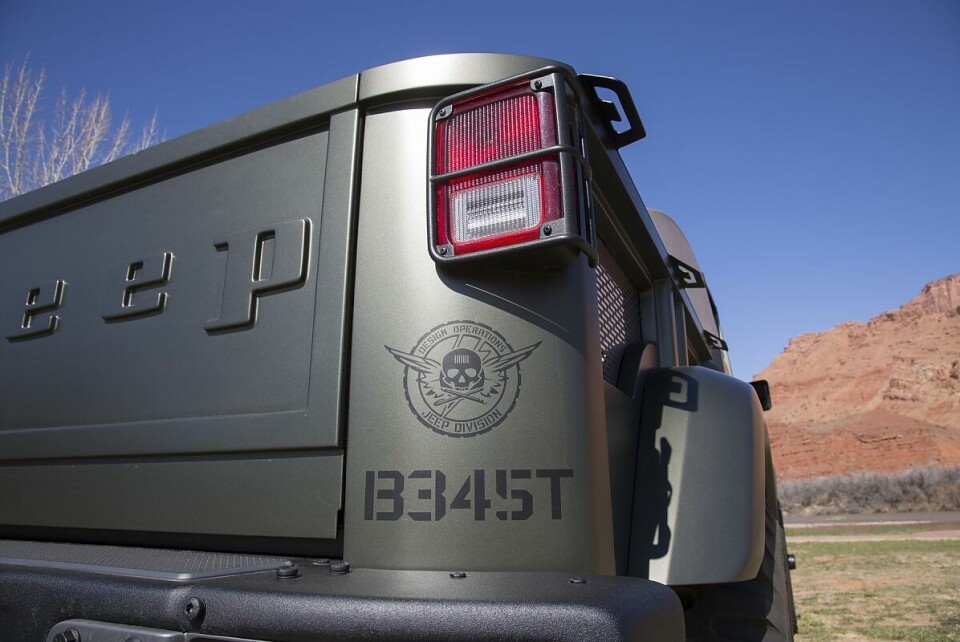 Überall sind militärische Anspielungen zu finden.