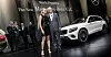 Markenbotschafterin Petra Nemcova mit Daimler-Chef Zetsche bei der Weltpremiere des GLC.