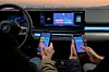 Im BMW 5er dient das Smartphone als Controller für Casual Games.