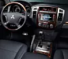 Das Cockpit des Mitsubishi Pajero 3.2 Di-D.