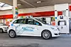 Brennstoffzellen-Auto von Mercedes-Benz beim Tanken