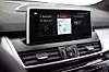 BMW 220d Active Tourer - 8,8 Zoll großer Bildschirm und Navigation nur gegen Aufpreis.