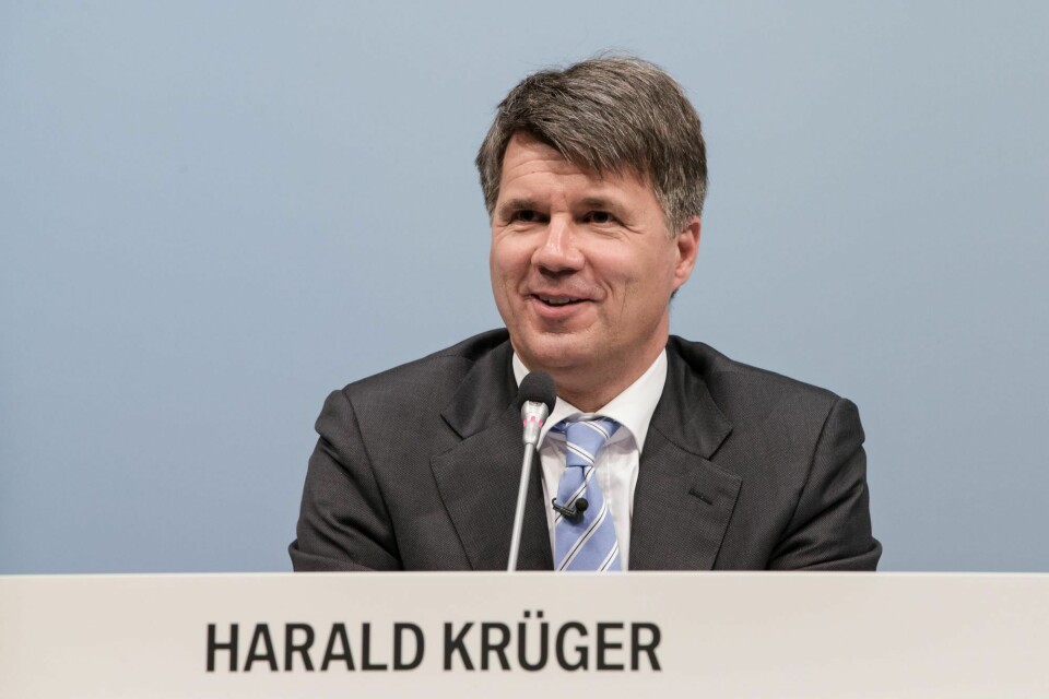 Harald Krüger bei der BMW-Bilanz-Pressekonferenz 2016: Der Karrieresprung vom Produktionschef zum CEO macht sich in seinen Bezügen mehr als deutlich bemerkbar. BMW, Harald Krüger