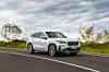 Das Kompakt-SUV BMW X1 mit dem Entwicklungskürzel U11 kommt im Oktober in dritter Generation auf den Markt und ist erstmals auch in einer batterieelektrischen Version zu haben