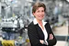 Ilka Horstmeier von BMW in der Produktionshalle.