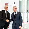 ABB-CEO Ulrich Spiesshofer (links) und Börje Ekholm, Präsident und CEO von Ericsson