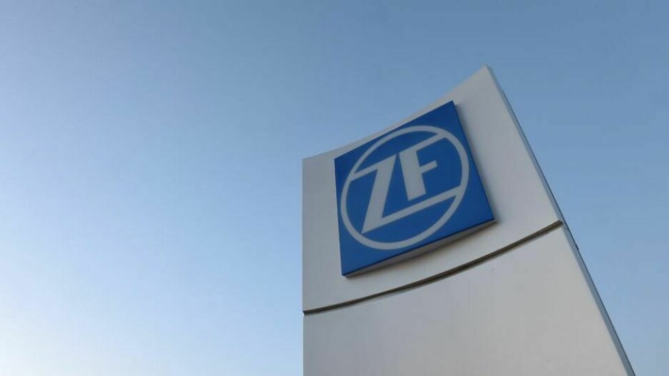 Die ZF-Sparte für Auto-Bedienelemente produziert elektronische Komponenten wie Schalter oder Bedienelemente, über die sich beispielsweise die Heizung oder Klimaanlage regulieren lassen. ZF-Logo