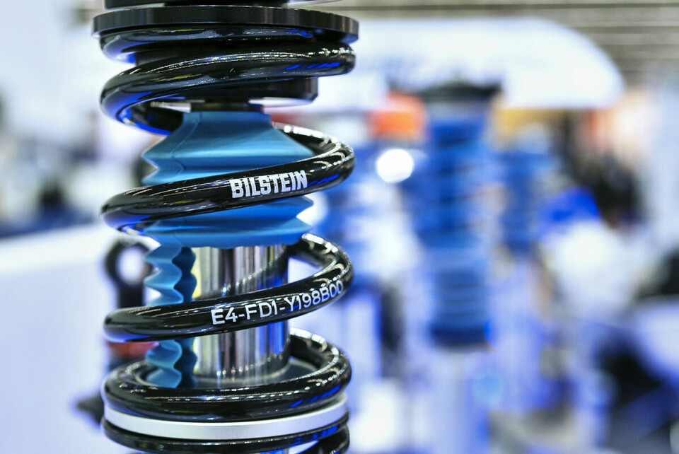 Der zu Thyssenkrupp gehörende Stoßdämpferhersteller Bilstein will seine Produktionskapazitäten für elektronisch verstellbare Dämpfersysteme ausbauen. Ein Stoßdämpfer von Bilstein in der Nahansicht.