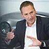 Klaus Zehender ist seit März 2014 Mitglied des Bereichvorstandes Mercedes-Benz Cars, Einkauf und Lieferantenqualität.