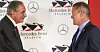 Arthur Blank, Besitzer der Atlanta Falcons, und Stephen Cannon, US-CEO von Mercedes Benz besiegeln