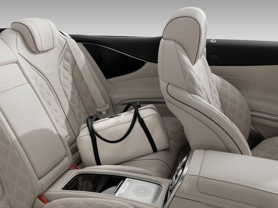 Mercedes Maybach S 650 Cabrio - Taschenset inklusive. ap-20539-bild03_neuvorstellung_mercedes_maybach_s_650_cabrio-jpg.jpg