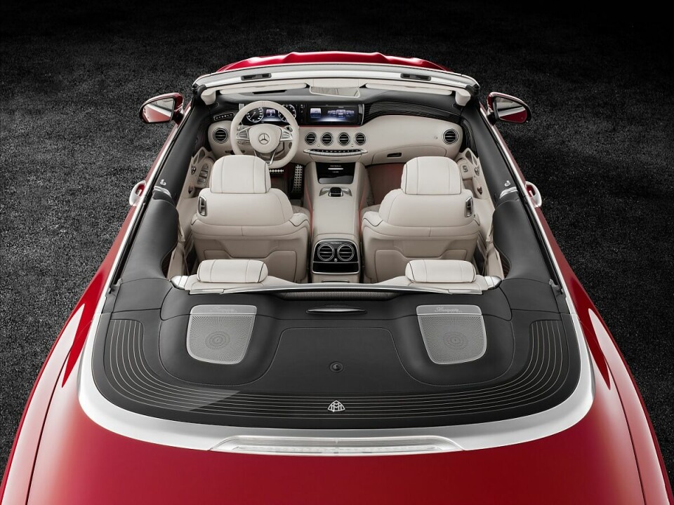Mercedes Maybach S 650 Cabrio - das MM-Logo auch auf dem verdeckkasten. ap-20539-bild10_neuvorstellung_mercedes_maybach_s_650_cabrio-jpg.jpg