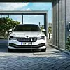 Der Skoda Superb PHEV hat eine elektrische Reichweite von 55 Kilometer