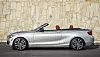 Das BMW 228i Cabrio ist ein Zweitürer...