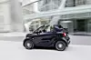 Das Smart Brabus fortwo Cabrio ist 165 km/h schnell.
