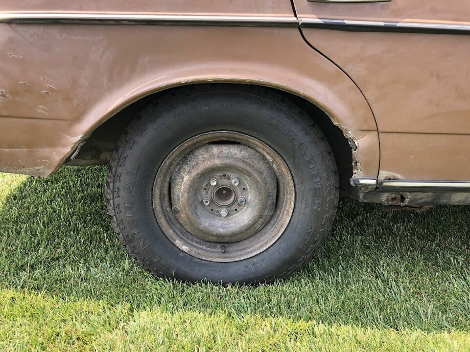 Mercedes 200 D - der braune Benz von 1982. Mercedes 200 D - der braune Benz von 198