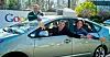 Eric Schmidt Larry Page und Sergey Brin in einem selbstfahrenden Google Car 2011.