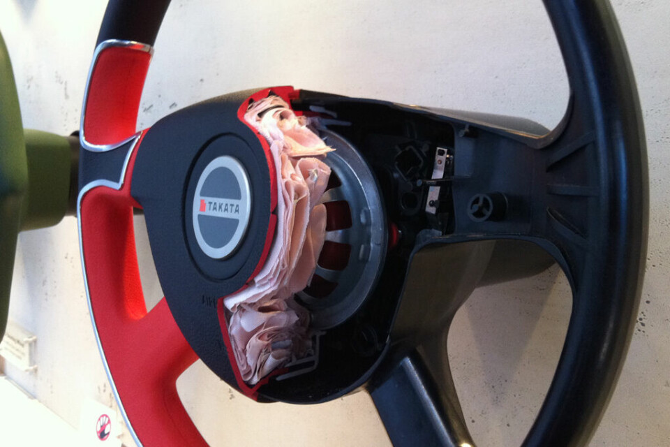 Takata-Airbags: Toyota ruft 5,8 Millionen Fahrzeuge zurück Takata-Airbag - Alexauto321 - Wikipedia