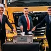 Michael Kobriger, Vorstand Produktion und Logistik MAN Truck & Bus SE, Dr. Richard Slovak, Werkleiter MAN Krakau, und Alexander Vlaskamp