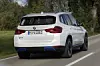 Der BMW iX3 beschleunigt in 6,8 Sekunden auf dem Tempo 100