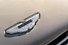 Aston Martin DB11 Volante - emailliertes Logo