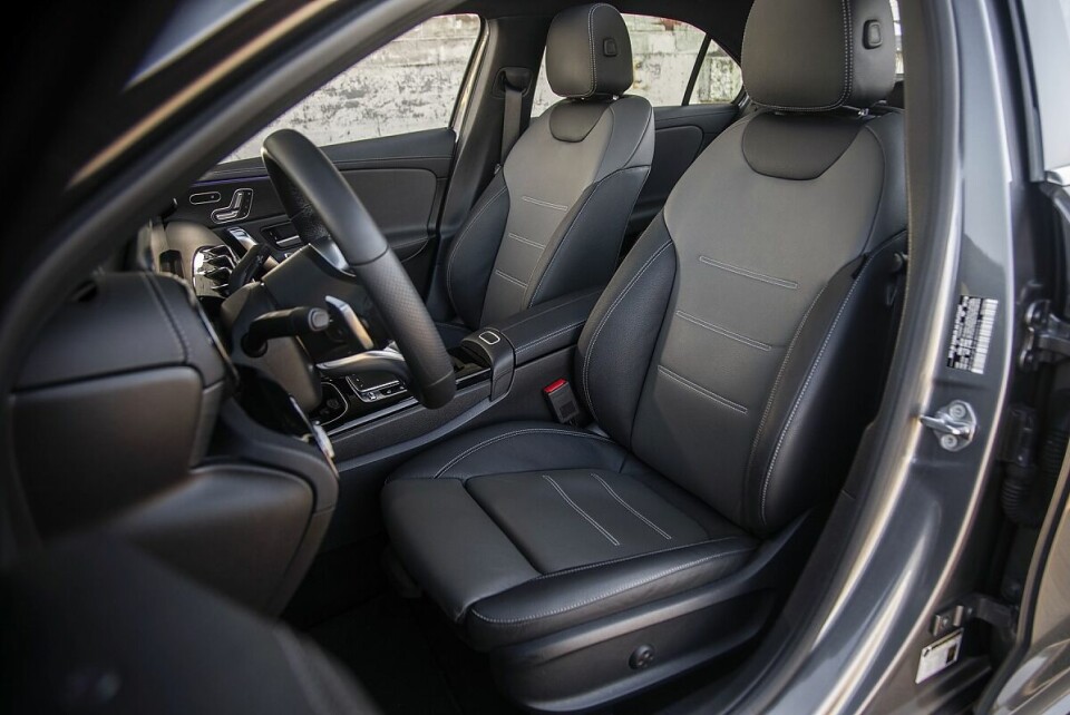 Mercedes A 220 4matic - bequeme Sitze vorn. Mercedes A 220 4matic - bequeme Sitze vorn