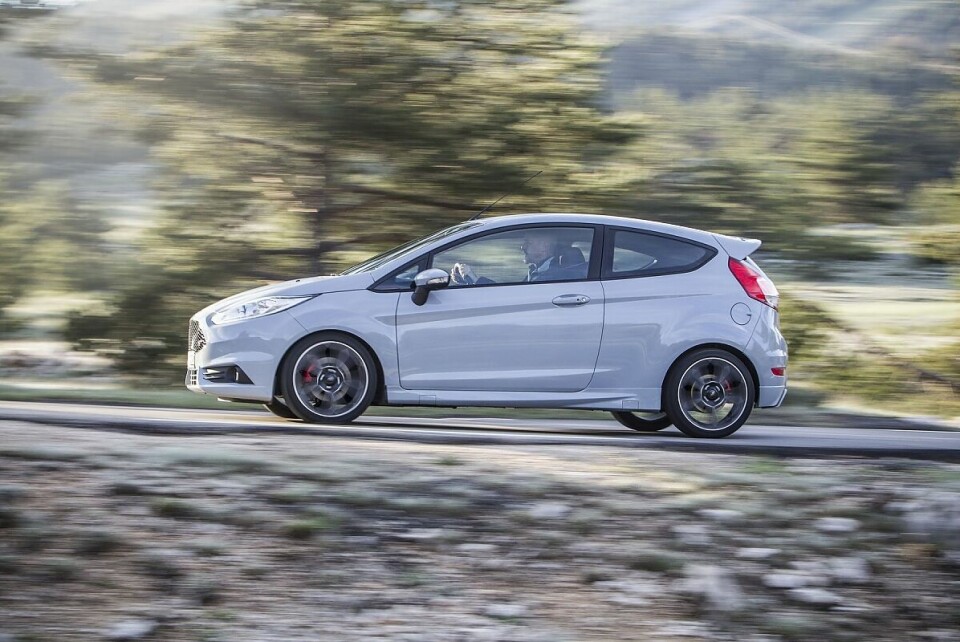 Sein Tank fasst 48 Liter.