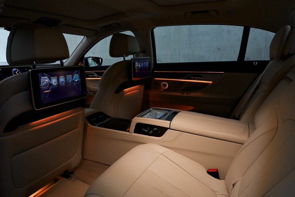 Das Infotainment wird immer aufwendiger (BMW 7er Modell 2015). Das Infotainment wird immer aufwendiger (BMW 7er Modell 2015).