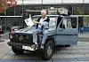 Gunther Holtorf mit seiner Mercedes G-Klasse