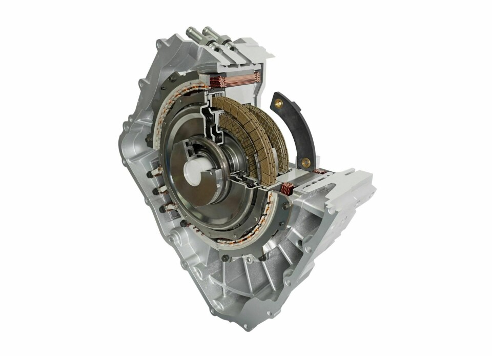 Das P2 Antriebsmodul verleiht die Flexibilität, den Elektromotor dort einzubauen, wo bei bestehenden Architekturen Platz ist – entweder koaxial oder achsparallel. Changan nimmt BorgWarner für P2 Hybrid-Lösungen an Bord