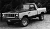Der Dodge Power Ram Wagon Custom SE W150 (1981).