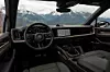 Das volldigitale Cockpit des neuen Cayenne kennt man aus dem Taycan