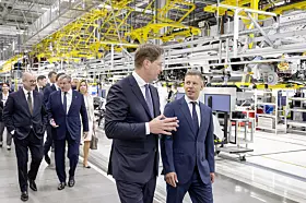 Hungary prime minister Peter Magyar Ola Kallenius CEO Chairman Mercedes Benz