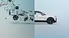 Geteilte Darstellung eines weißen BMW und zahlreicher zerlegter Fahrzeugkomponenten, die den Übergang vom Altfahrzeug zu wiederverwertbaren Materialien visualisiert.