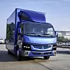Fuso eCanter mit Motor und Getriebe von BorgWarner