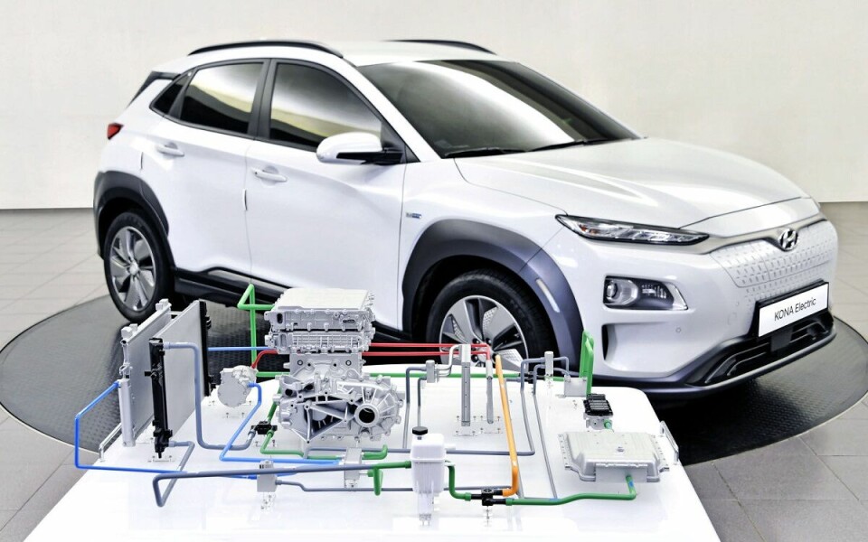 Die weiterentwickelte Wärmepumpe wurde im Kona Elektro getestet. Ein Hyundai Kona Elektro vor der neuen Wärmepumpentechnologie.